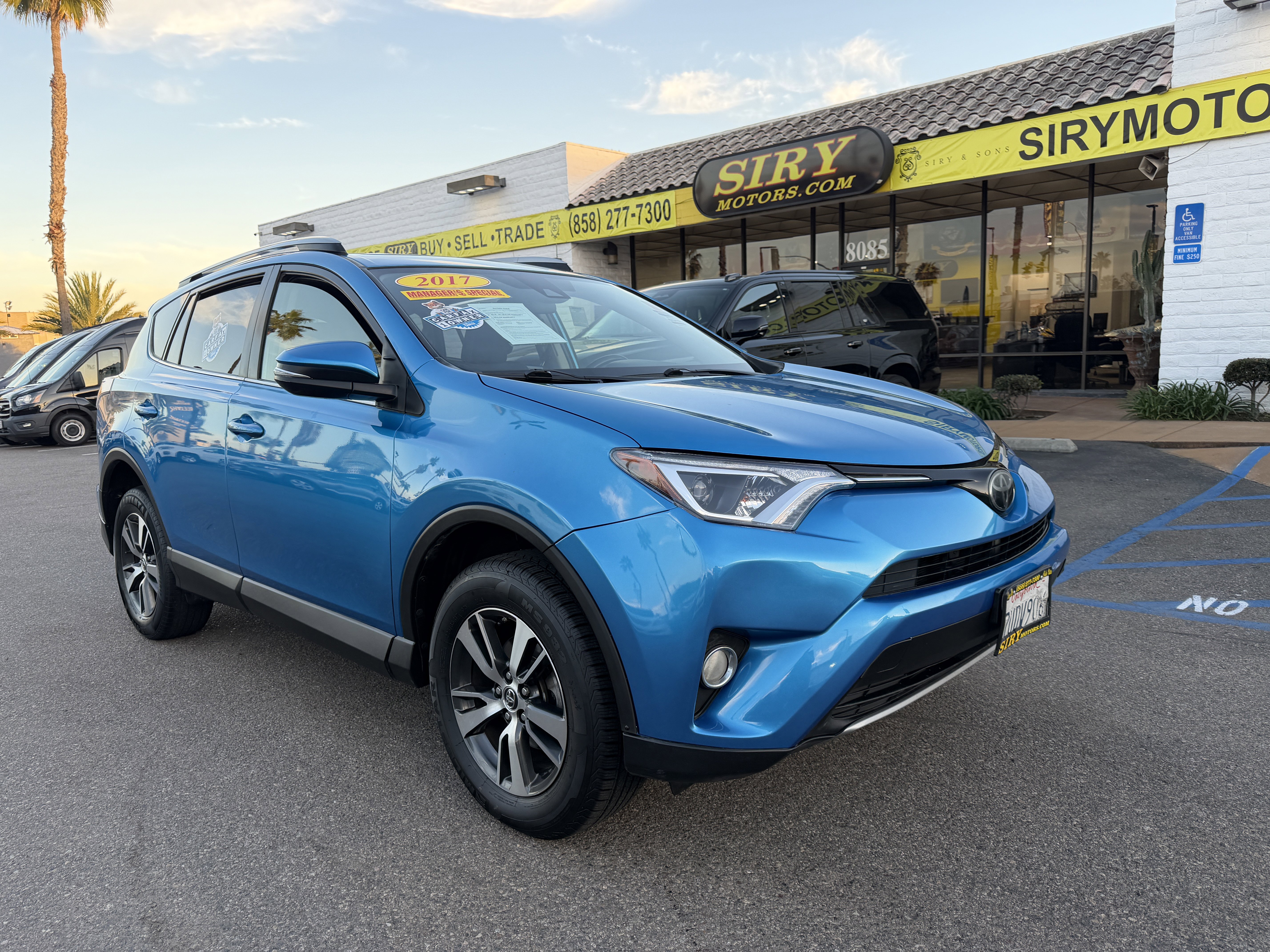 2017 Toyota RAV4 XLE Image 3 of 26