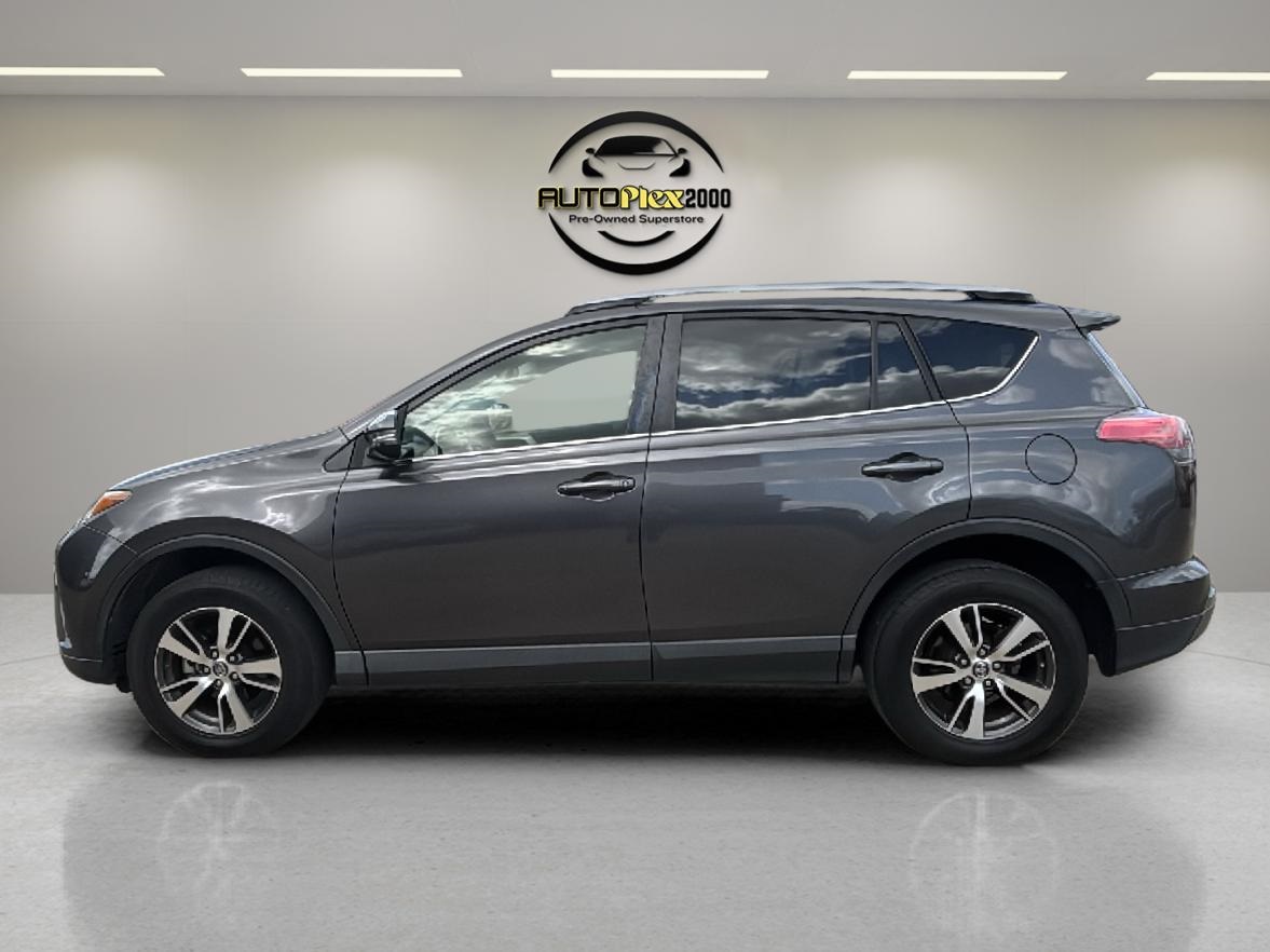 Vehicle image 5 of 22