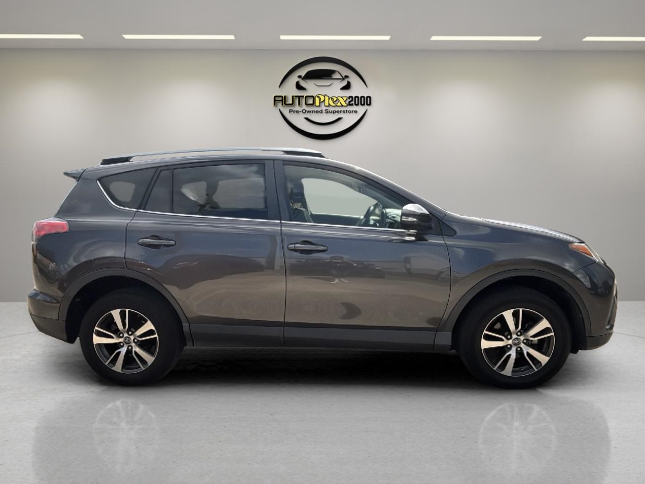 Vehicle image 3 of 22