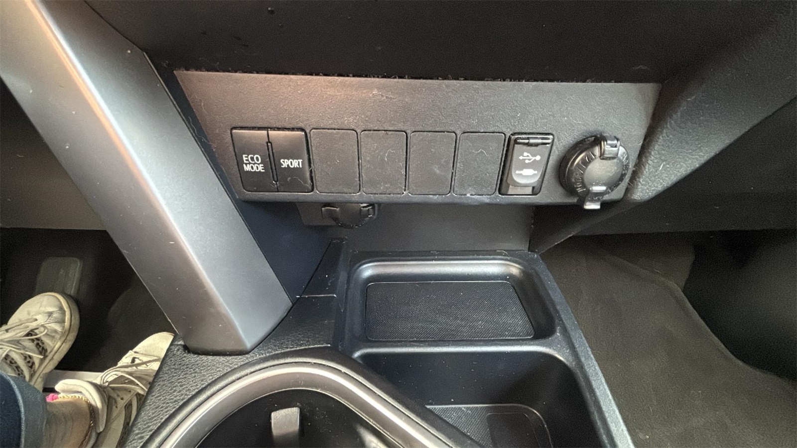 Vehicle image 13 of 22