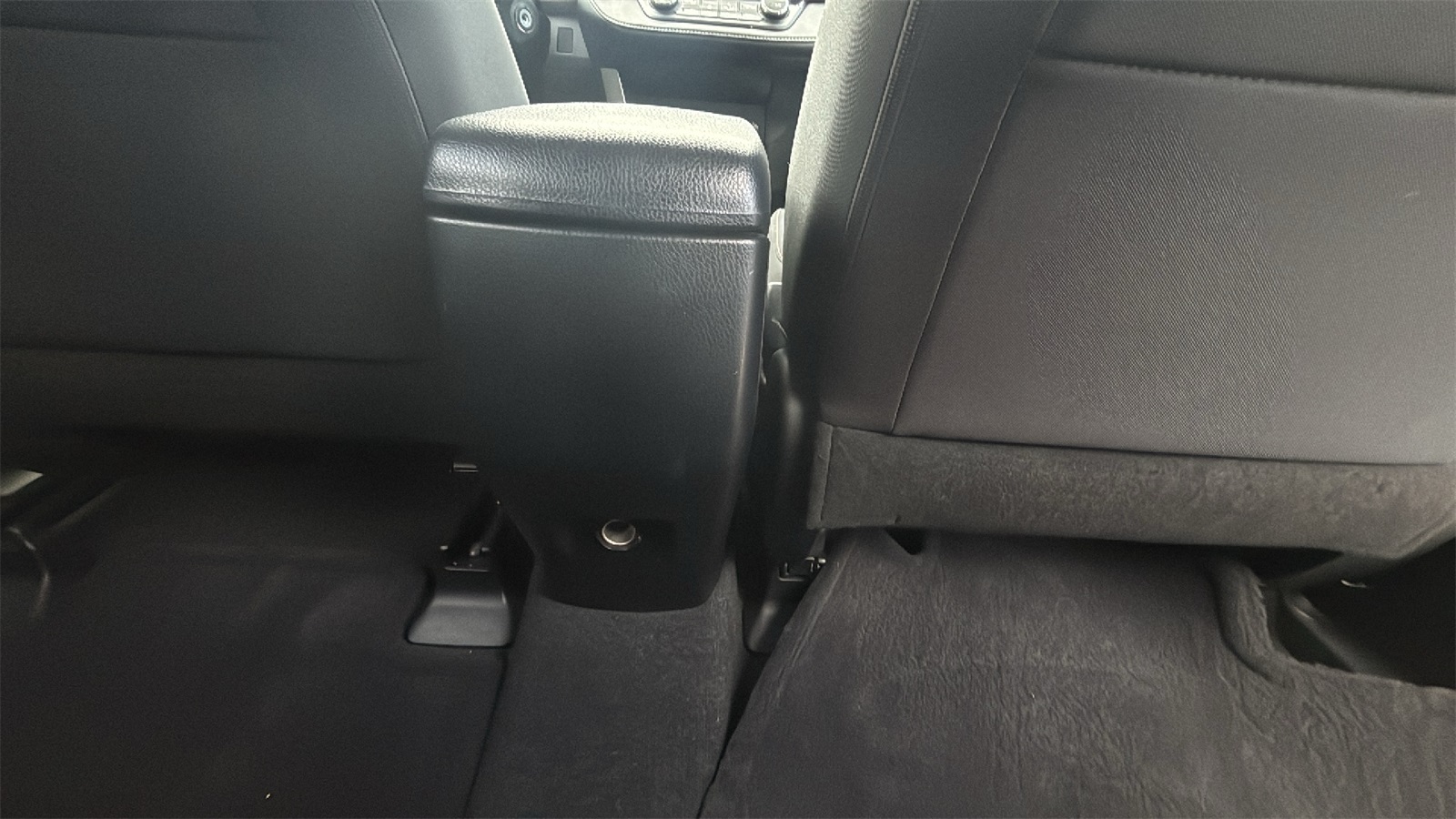 Vehicle image 20 of 22