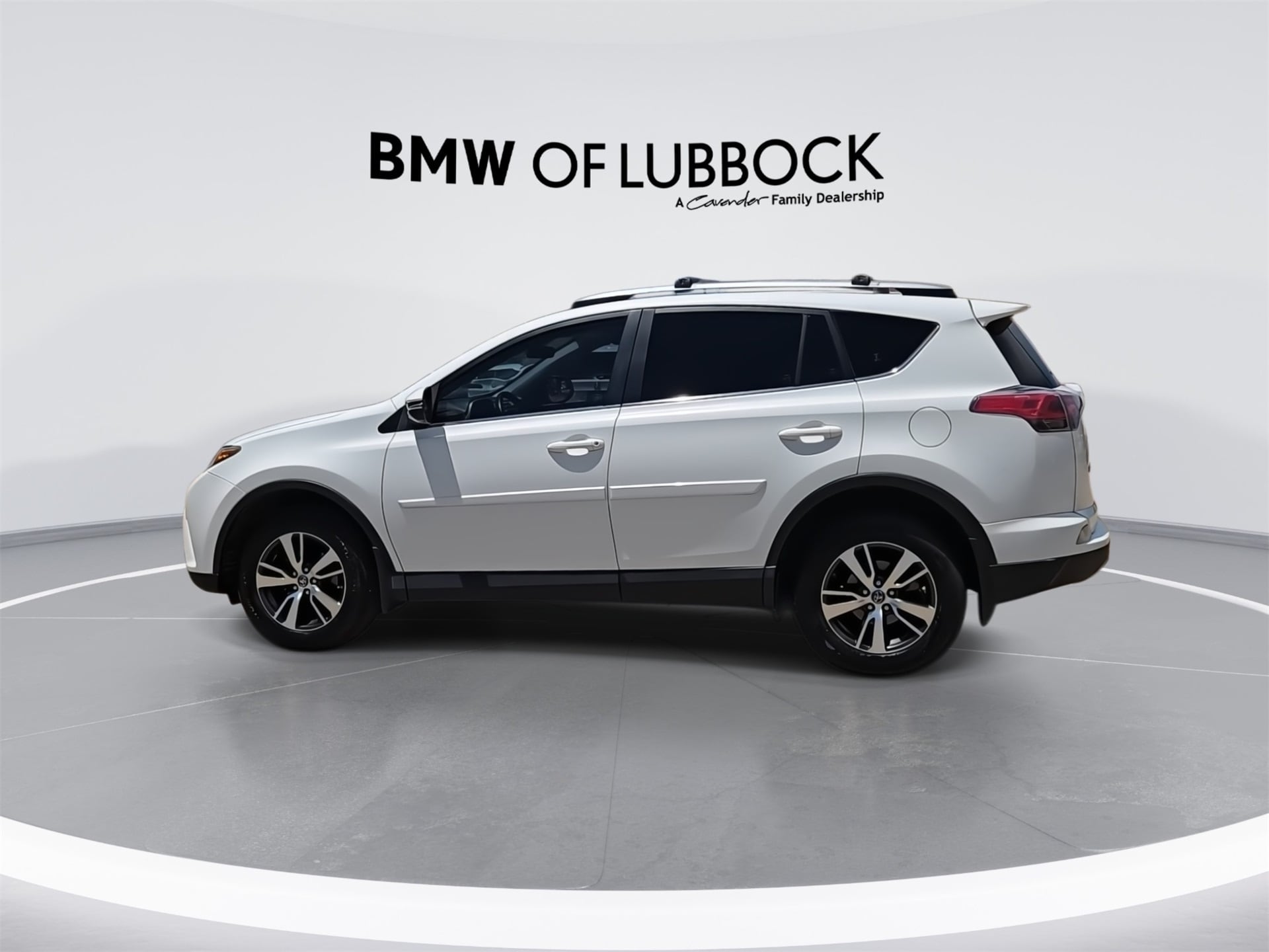 Vehicle image 10 of 22