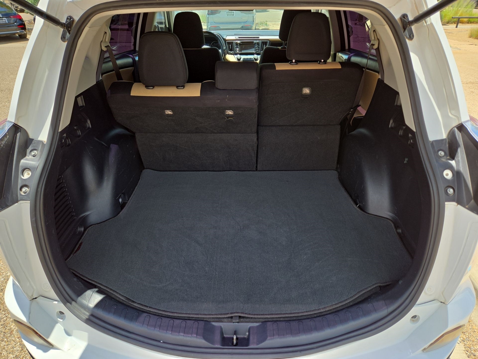 Vehicle image 12 of 22