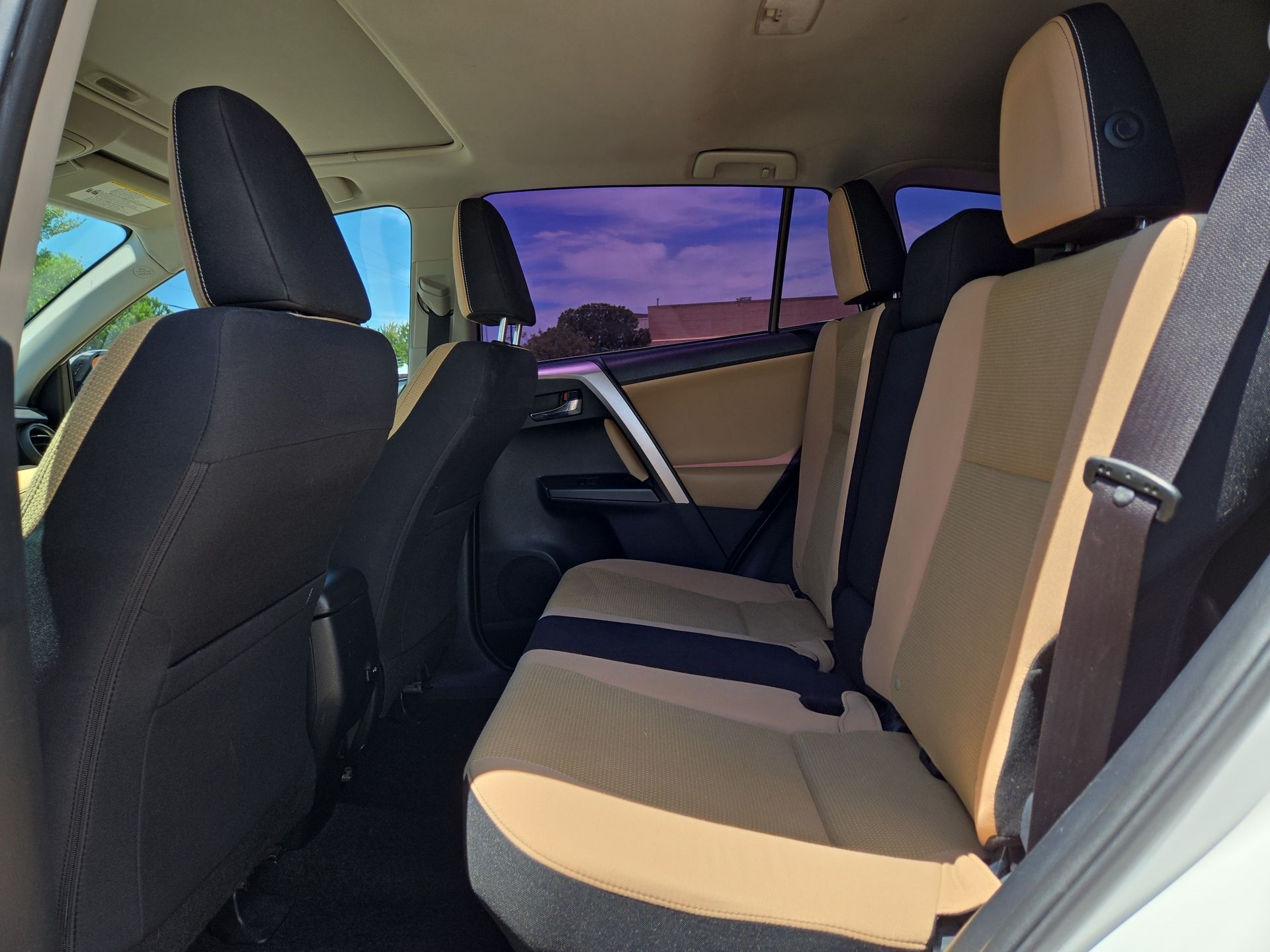 Vehicle image 13 of 22