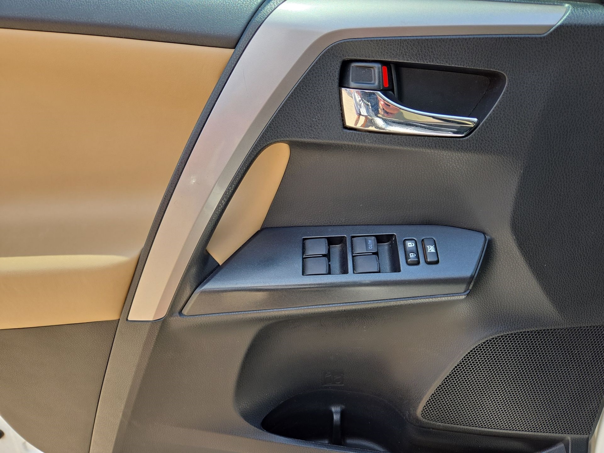 Vehicle image 21 of 22