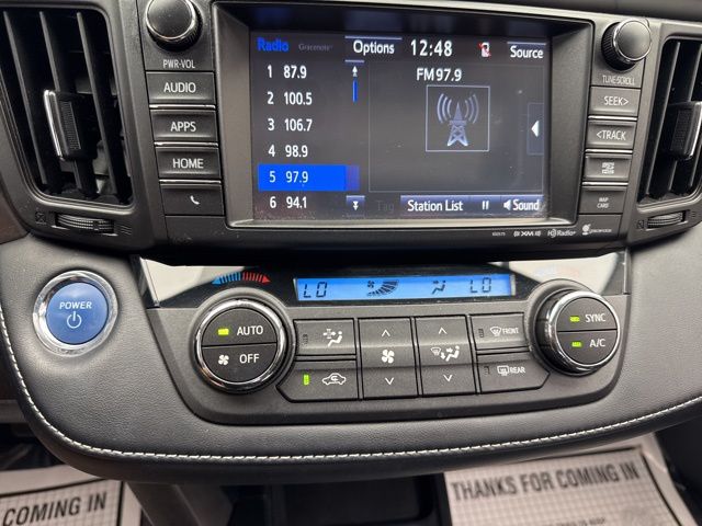 Vehicle image 28 of 30