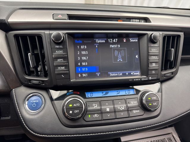 Vehicle image 25 of 30