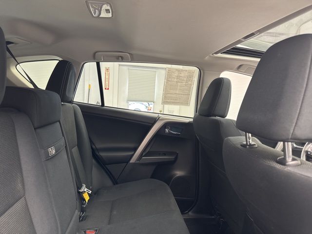 Vehicle image 10 of 30