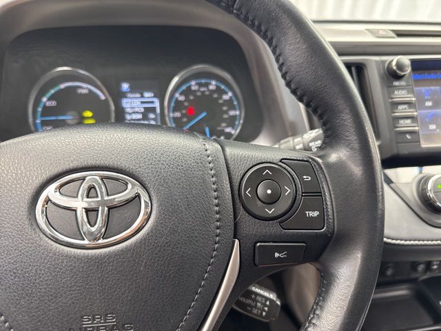 Vehicle image 17 of 30