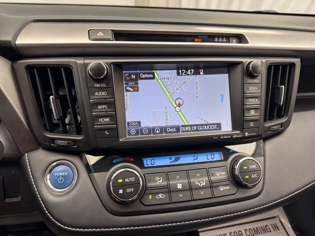 Vehicle image 24 of 30