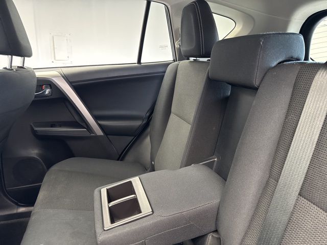 Vehicle image 8 of 30