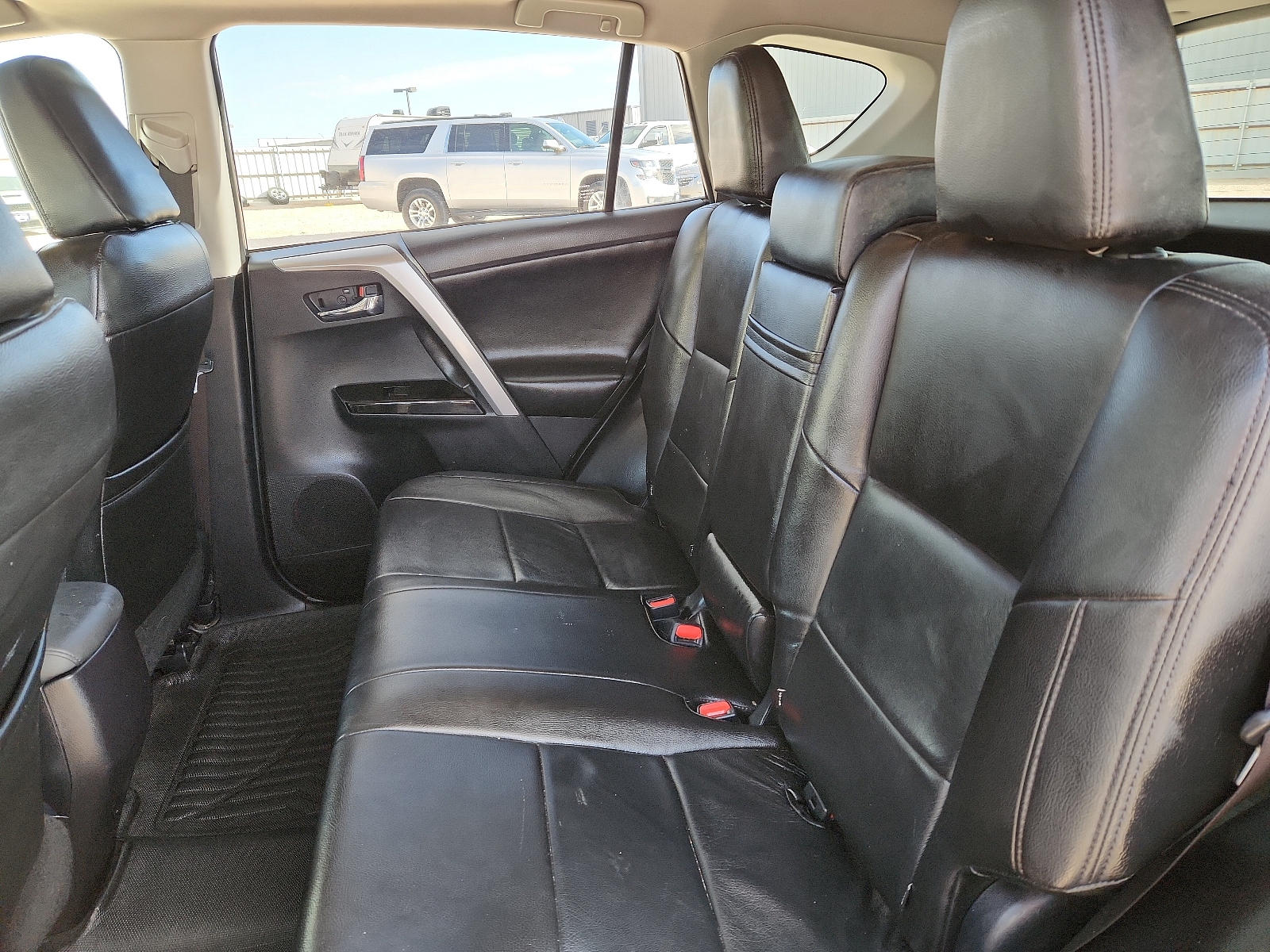 Vehicle image 10 of 20