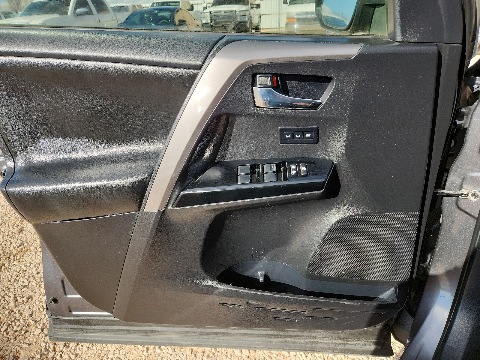 Vehicle image 13 of 20