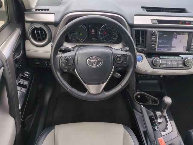 Vehicle image 10 of 24