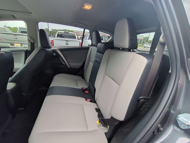 Vehicle image 8 of 24