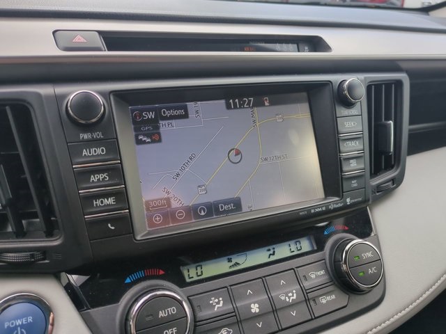 Vehicle image 13 of 24