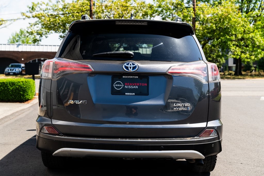 Vehicle image 4 of 25