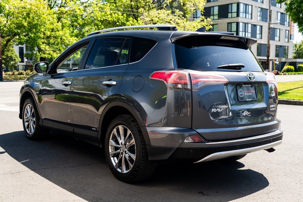 Vehicle image 6 of 25