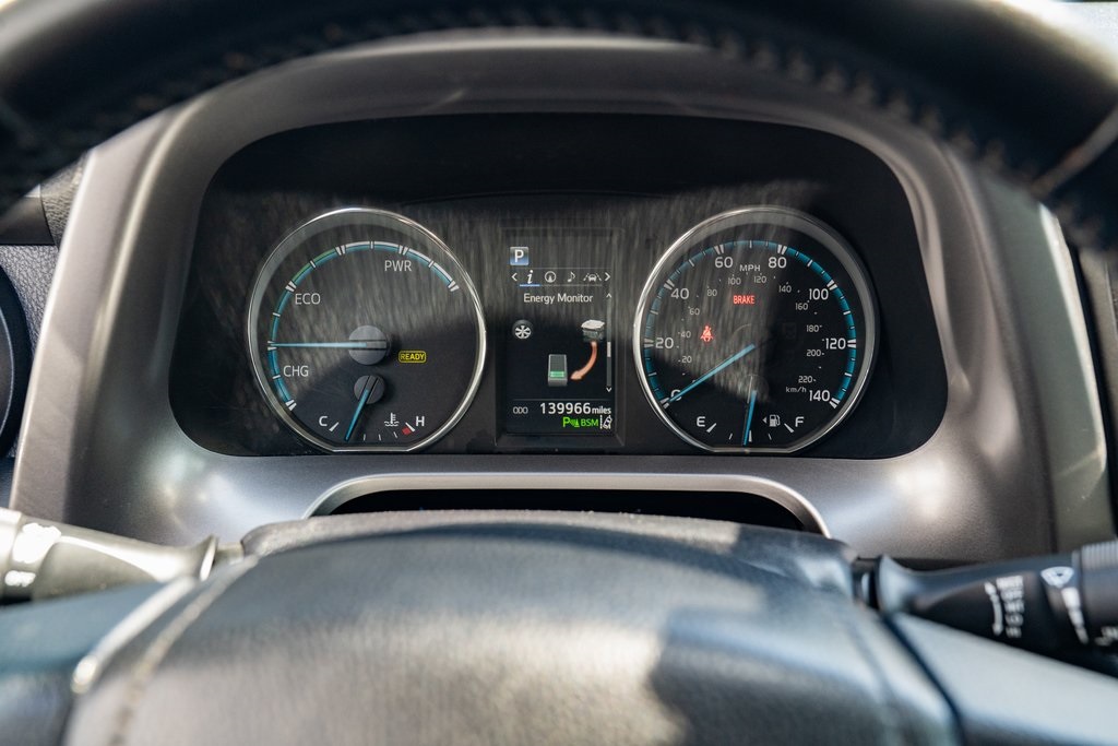 Vehicle image 12 of 25