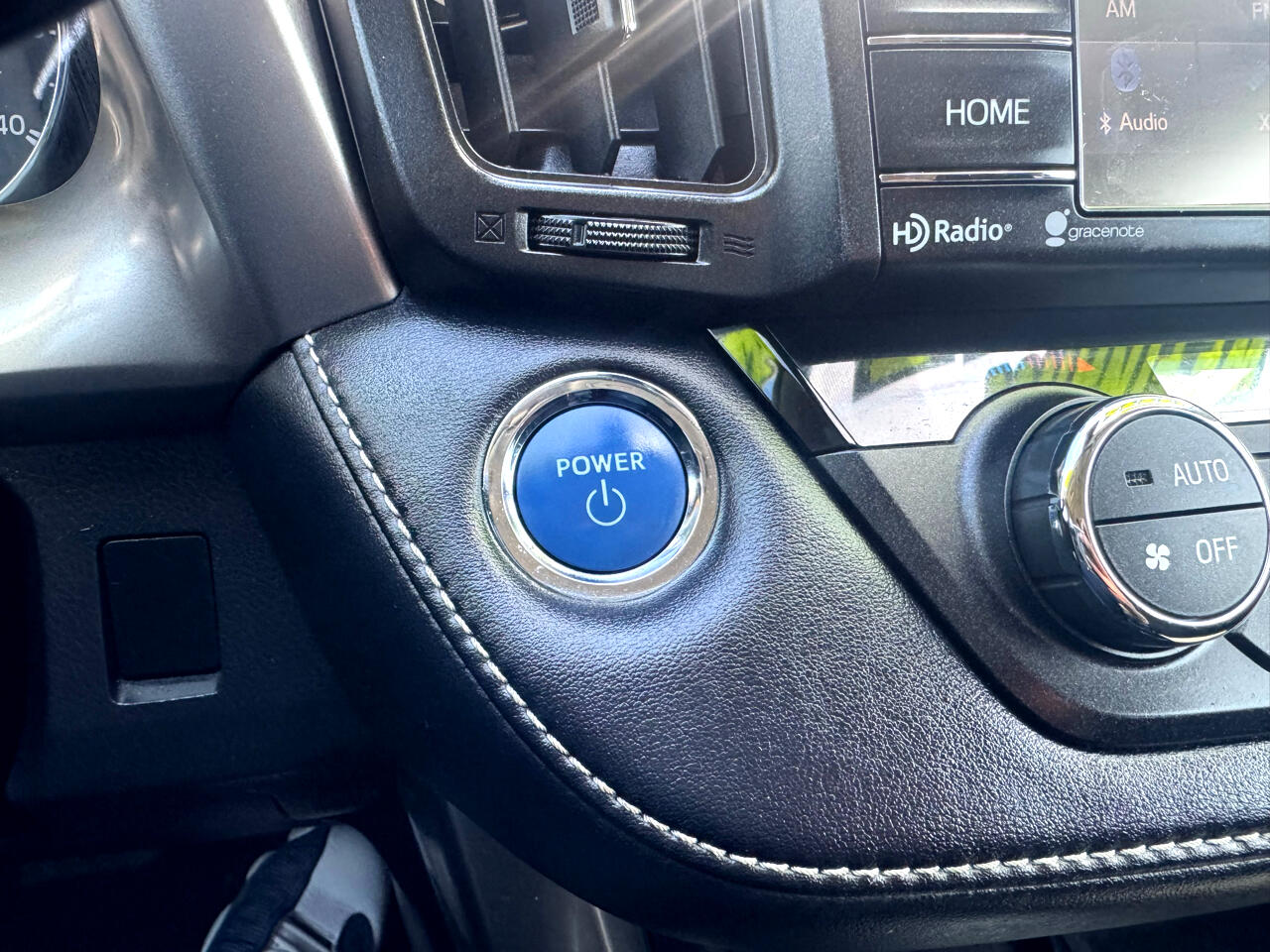 Vehicle image 14 of 15