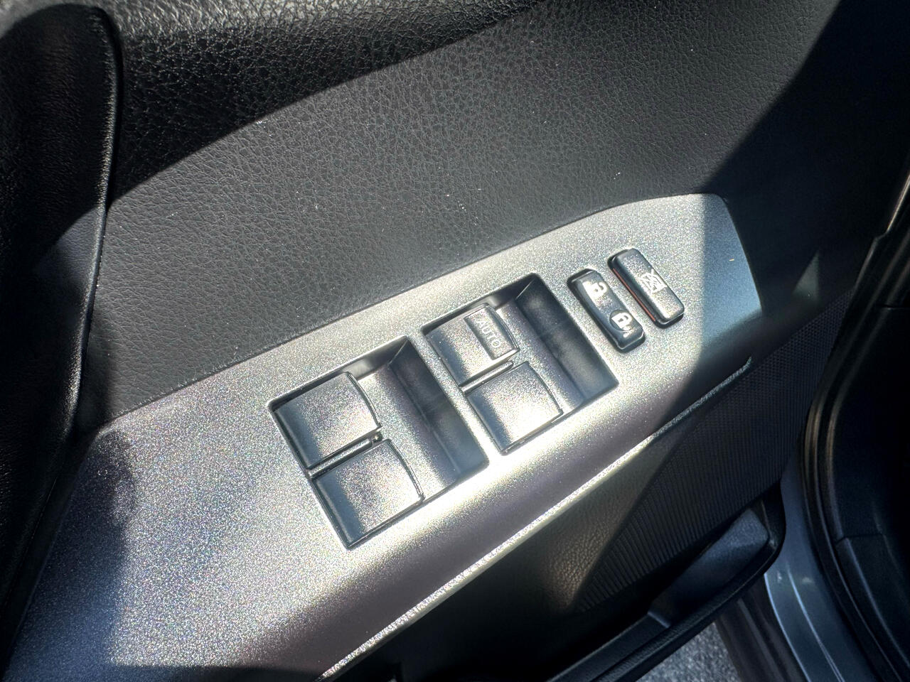 Vehicle image 11 of 15