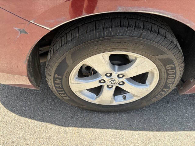 Vehicle image 9 of 24