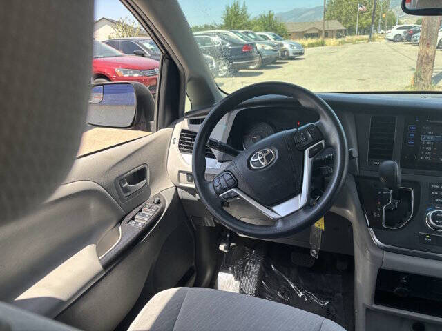 Vehicle image 14 of 24
