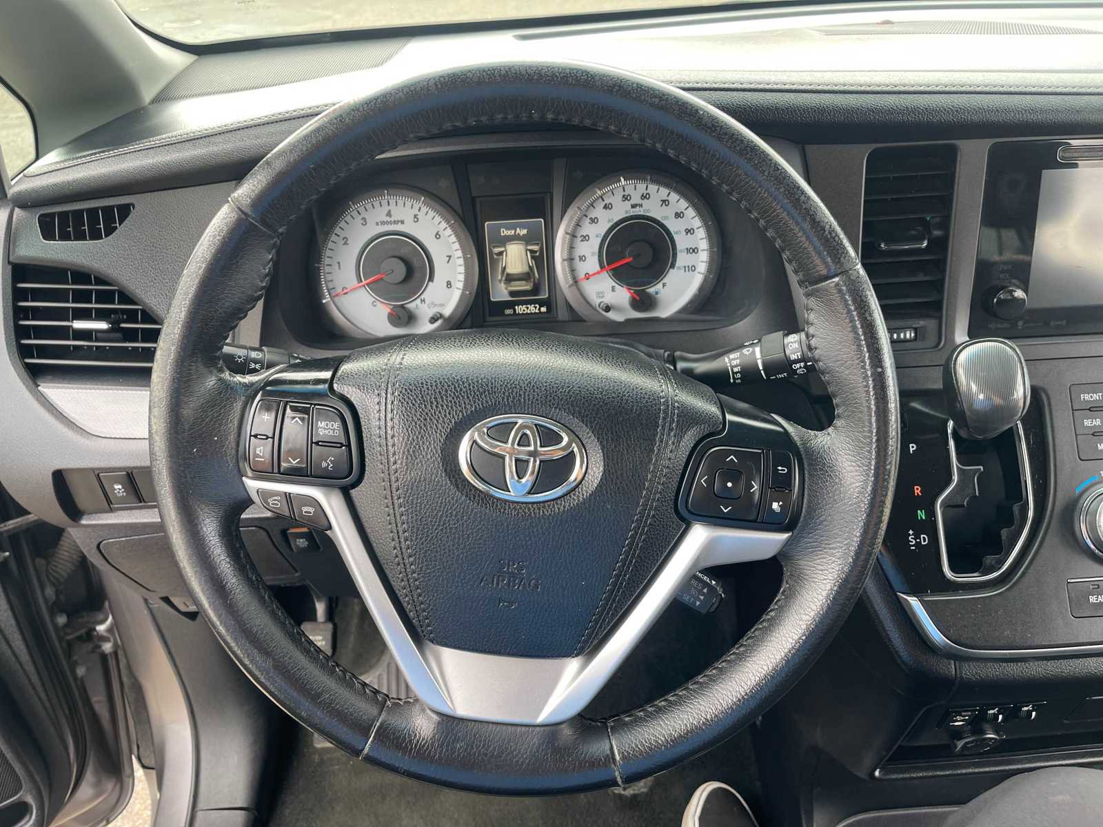 Vehicle image 18 of 29