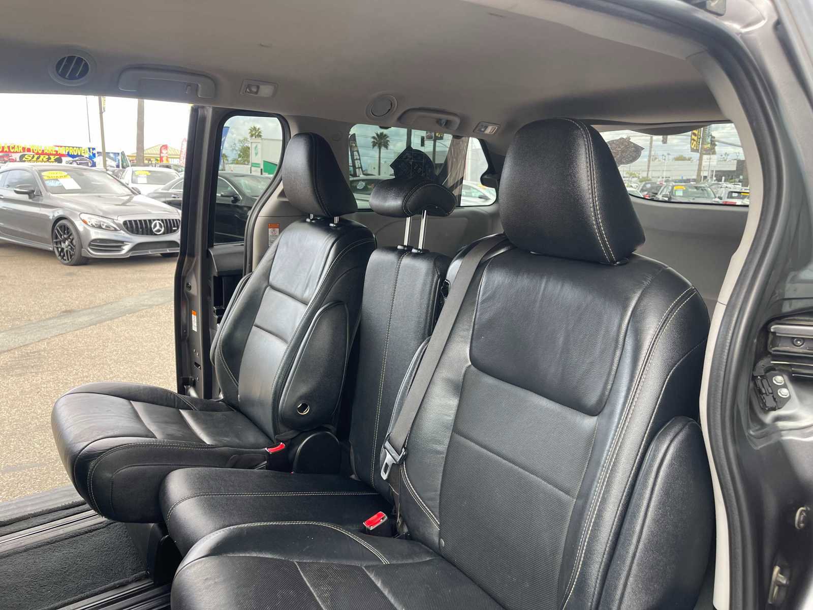 Vehicle image 15 of 29