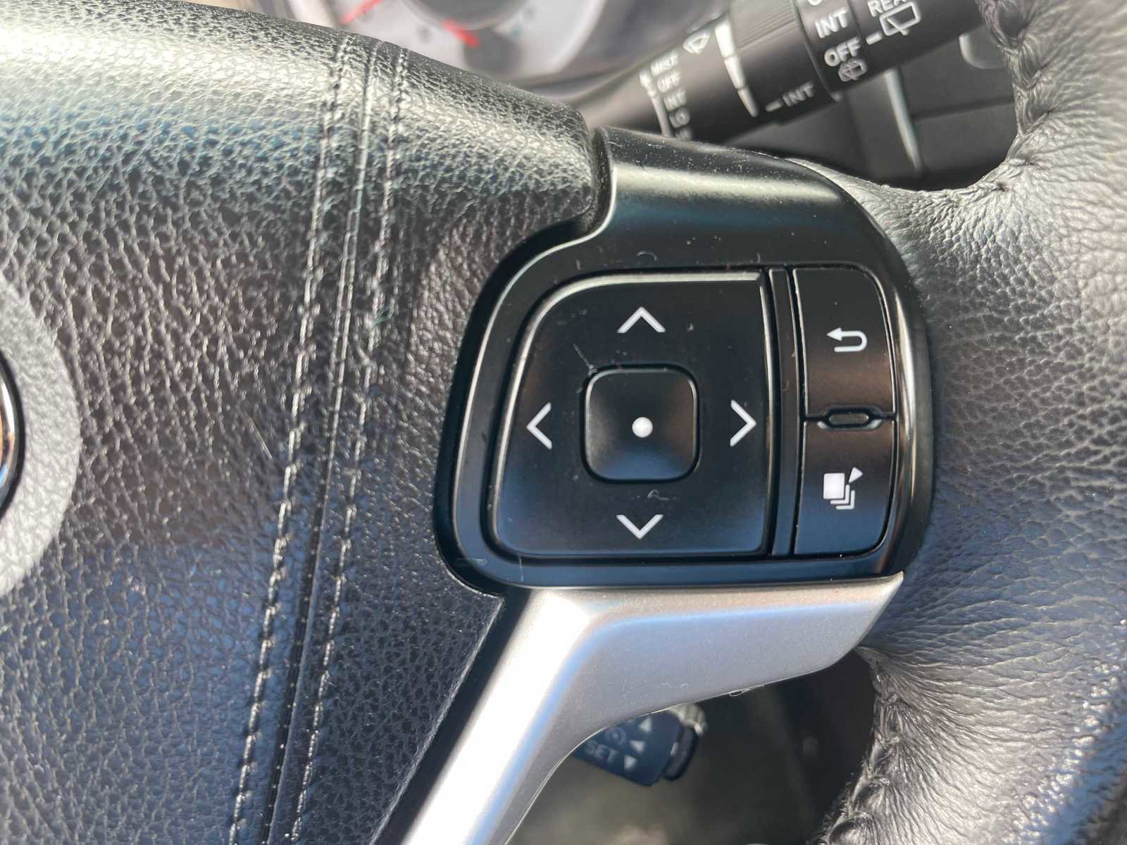Vehicle image 20 of 29