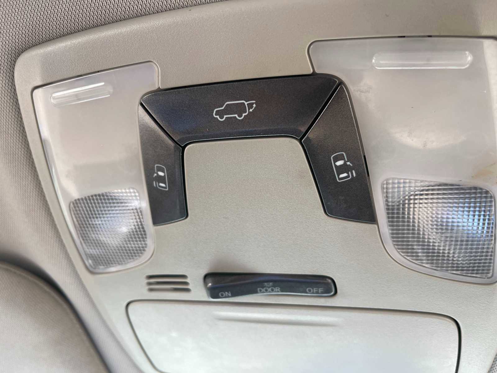 Vehicle image 27 of 29