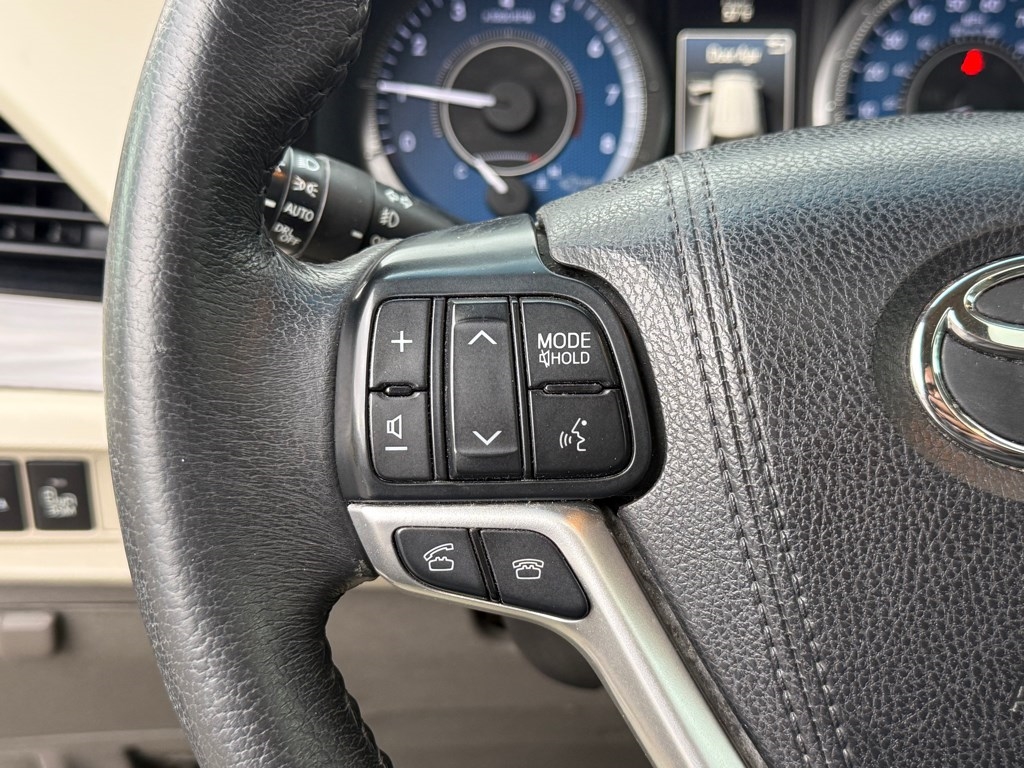 2017 Toyota Sienna Image 31 of 32
