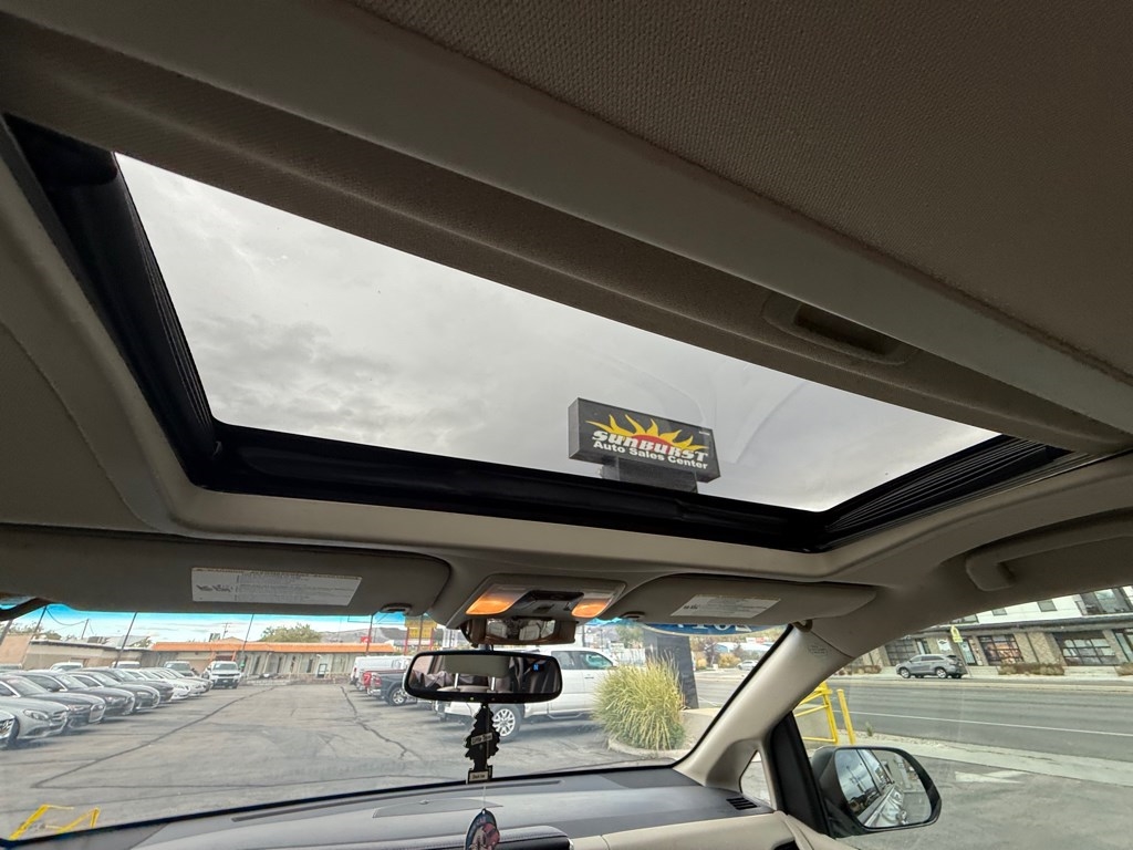 2017 Toyota Sienna Image 32 of 32