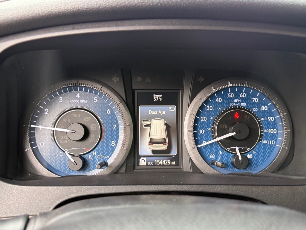 2017 Toyota Sienna Image 20 of 32