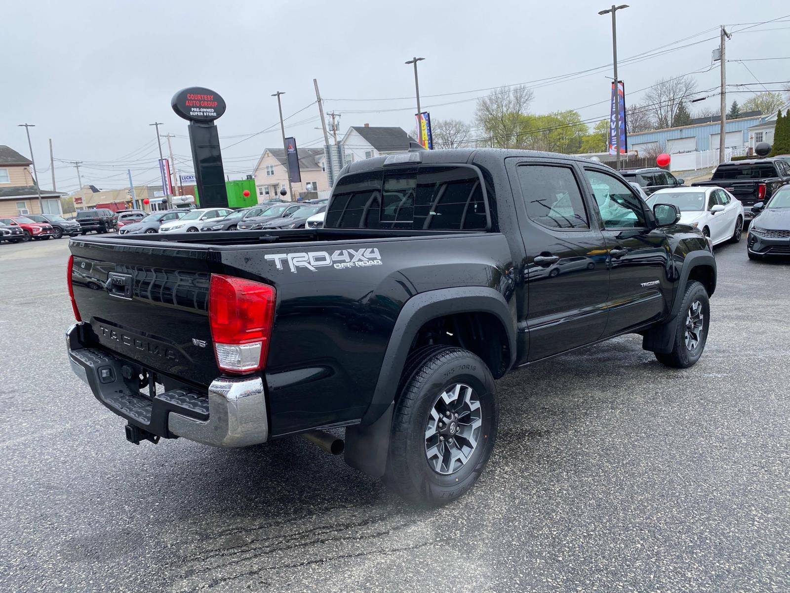 Vehicle image 3 of 27
