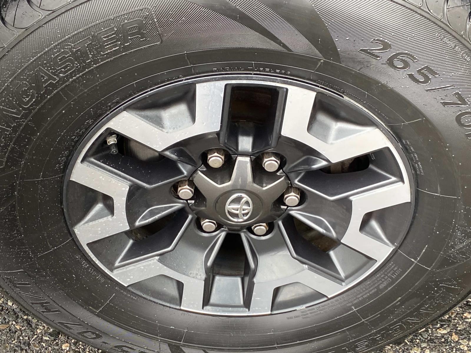 Vehicle image 25 of 27