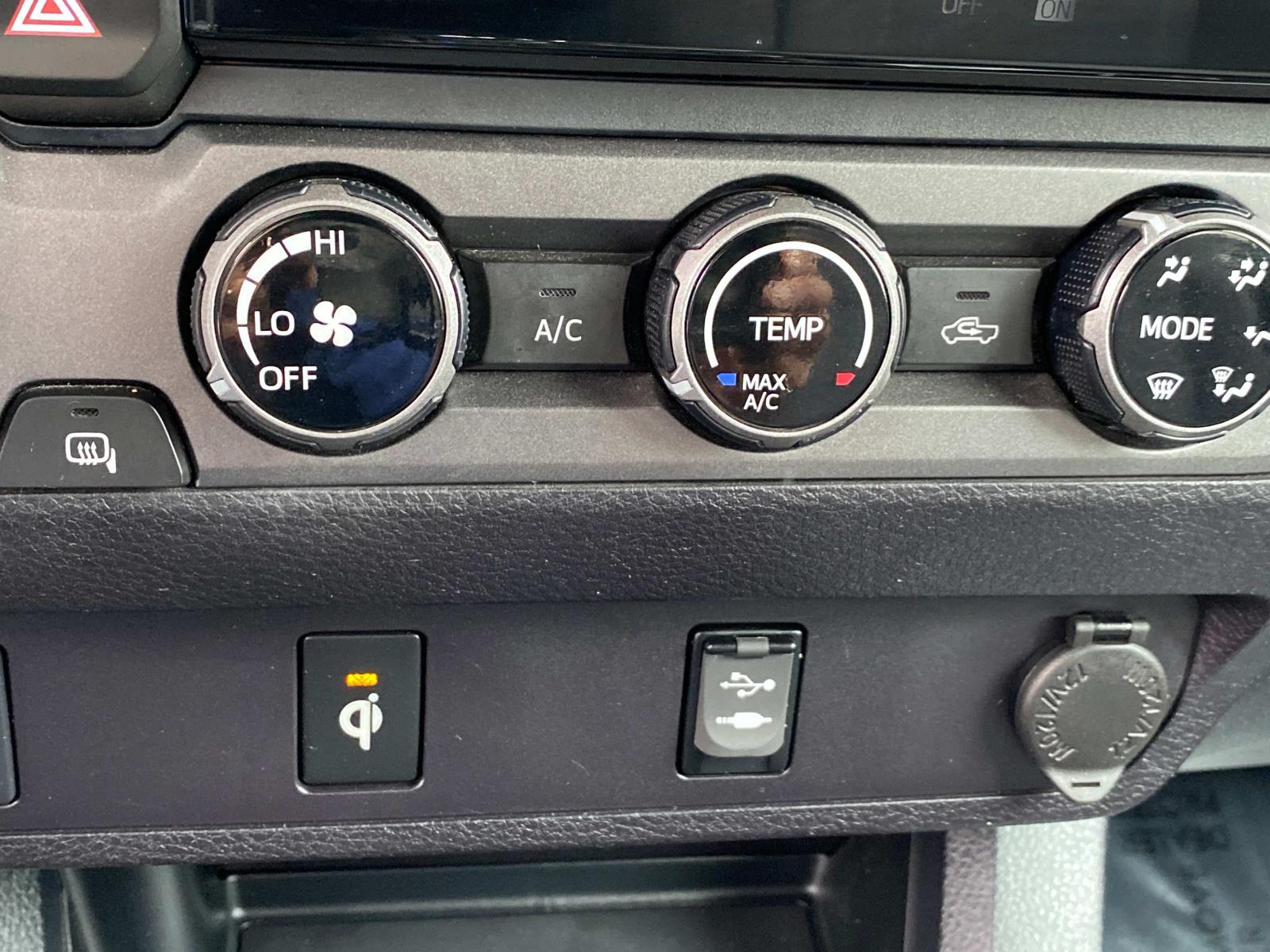 Vehicle image 14 of 27