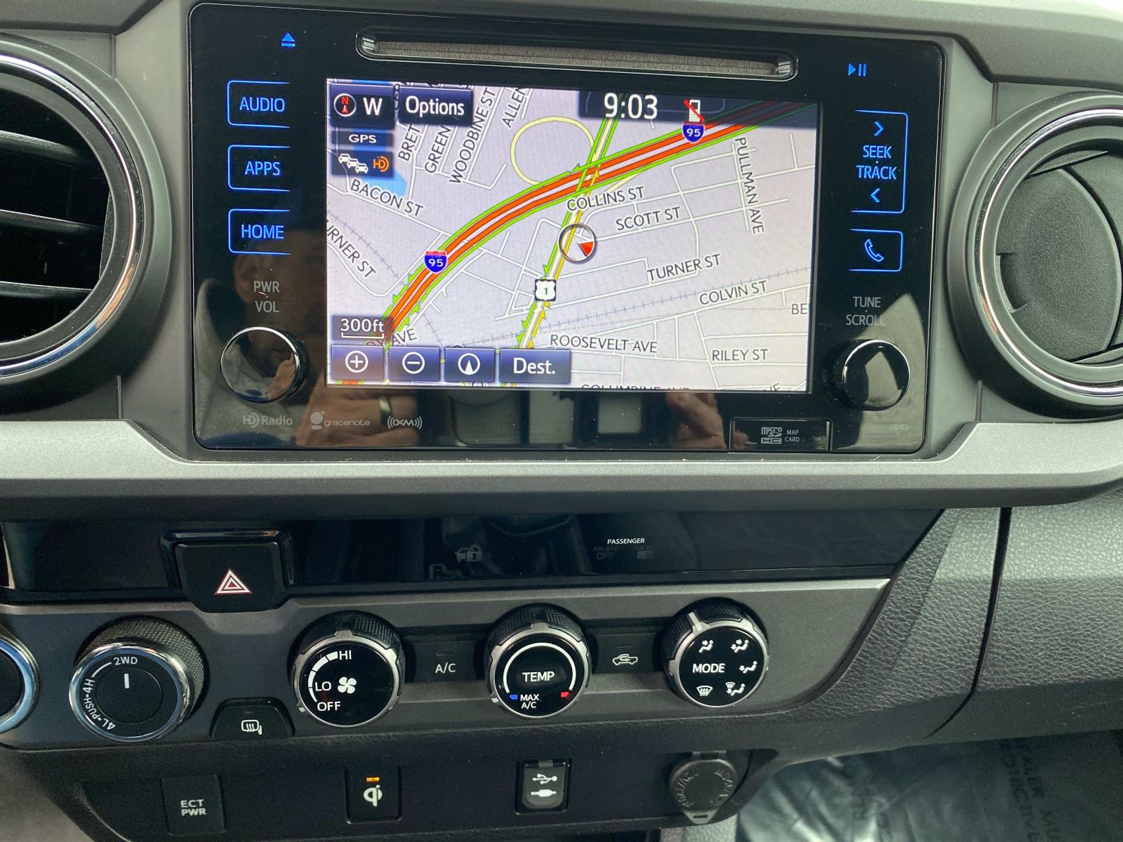 Vehicle image 11 of 27