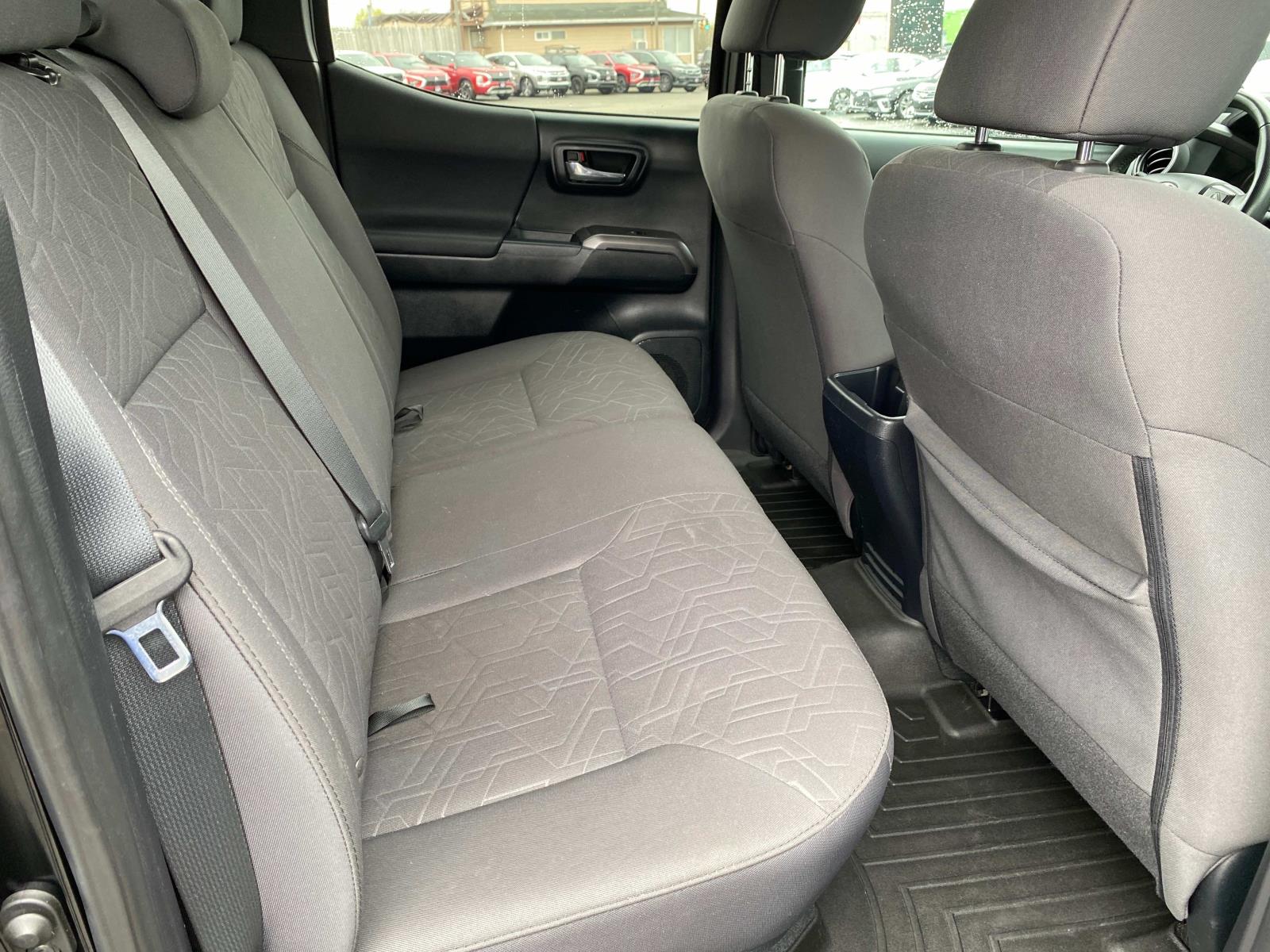 Vehicle image 22 of 27
