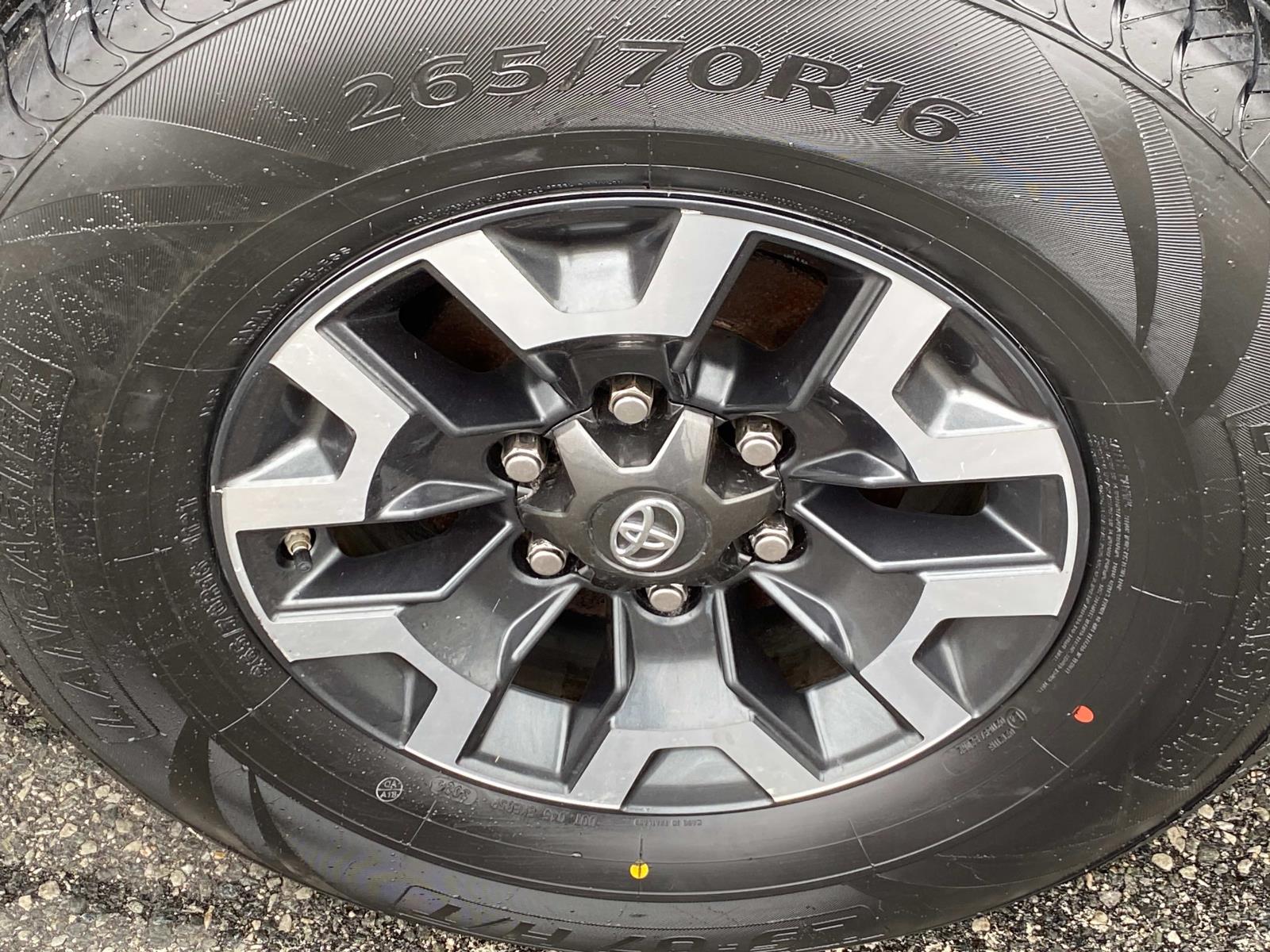 Vehicle image 23 of 27