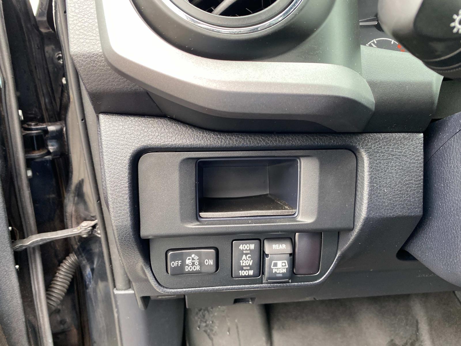 Vehicle image 19 of 27