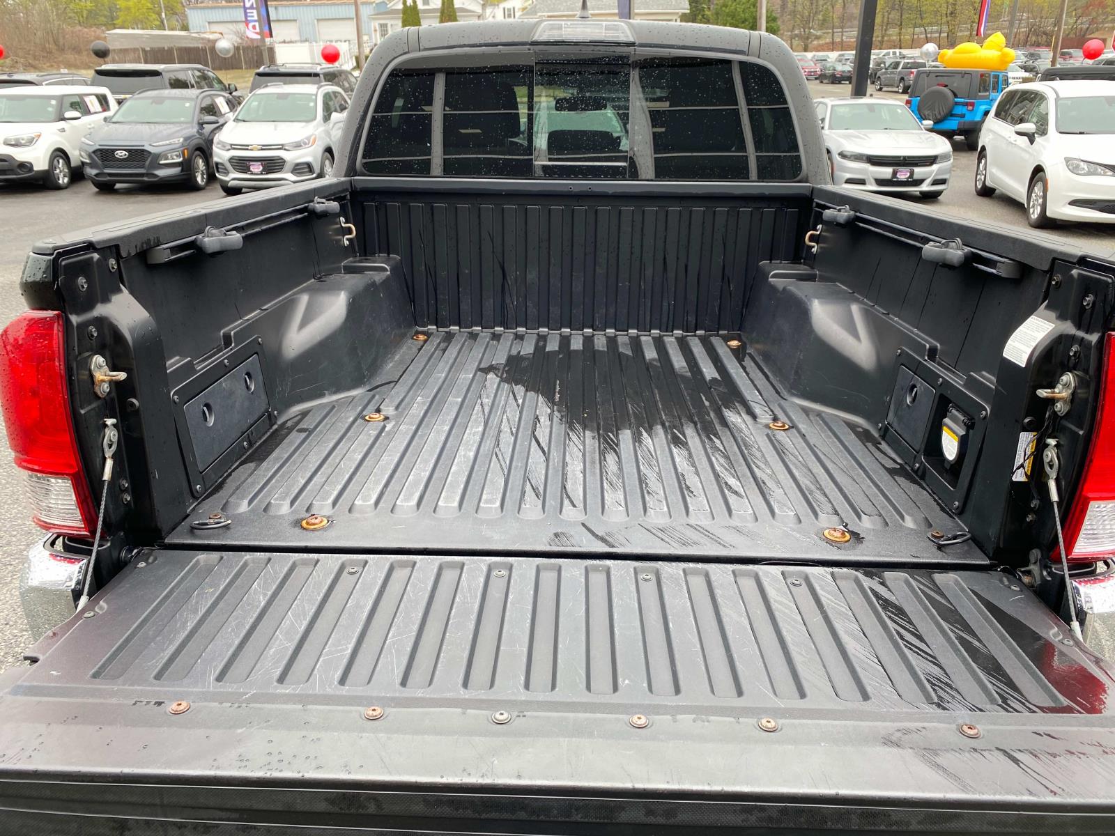 Vehicle image 9 of 27