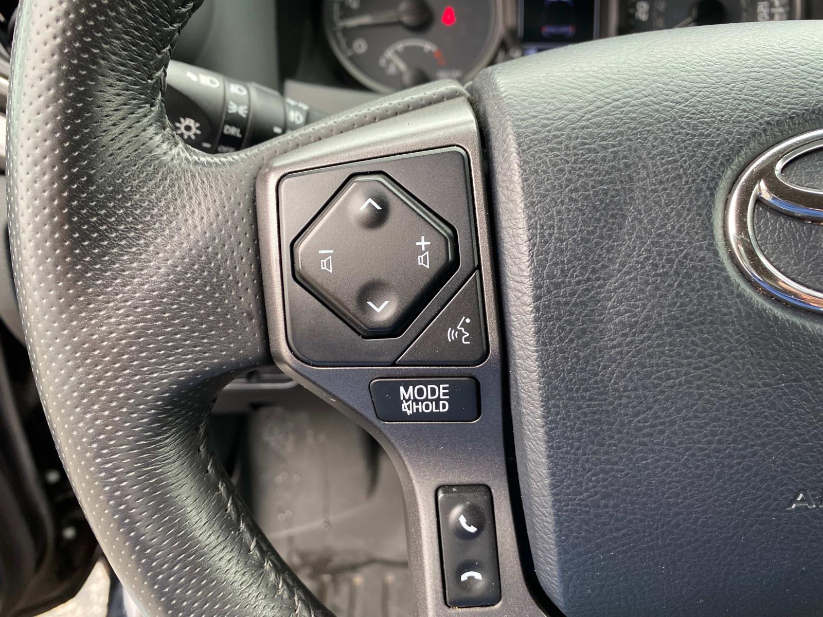 Vehicle image 17 of 27
