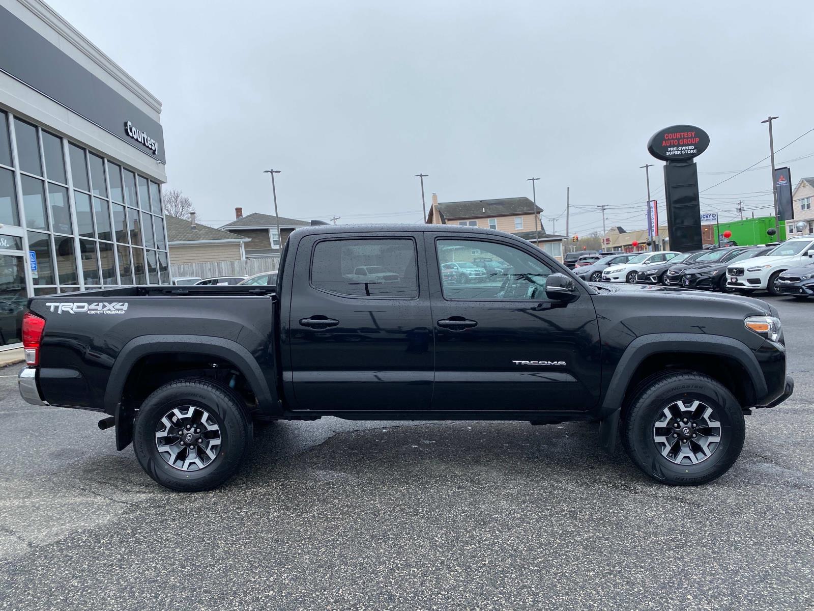 Vehicle image 7 of 27