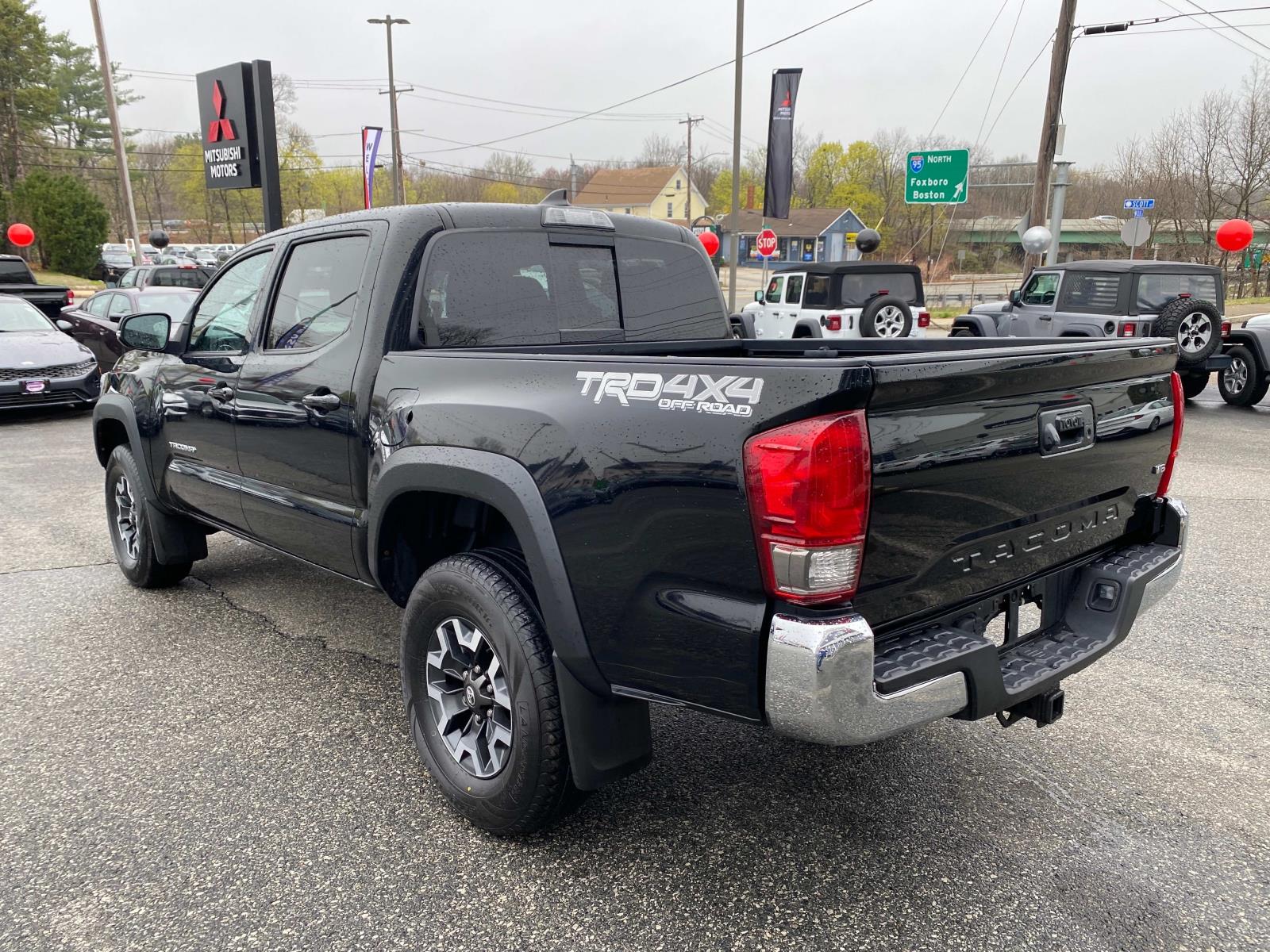 Vehicle image 8 of 27