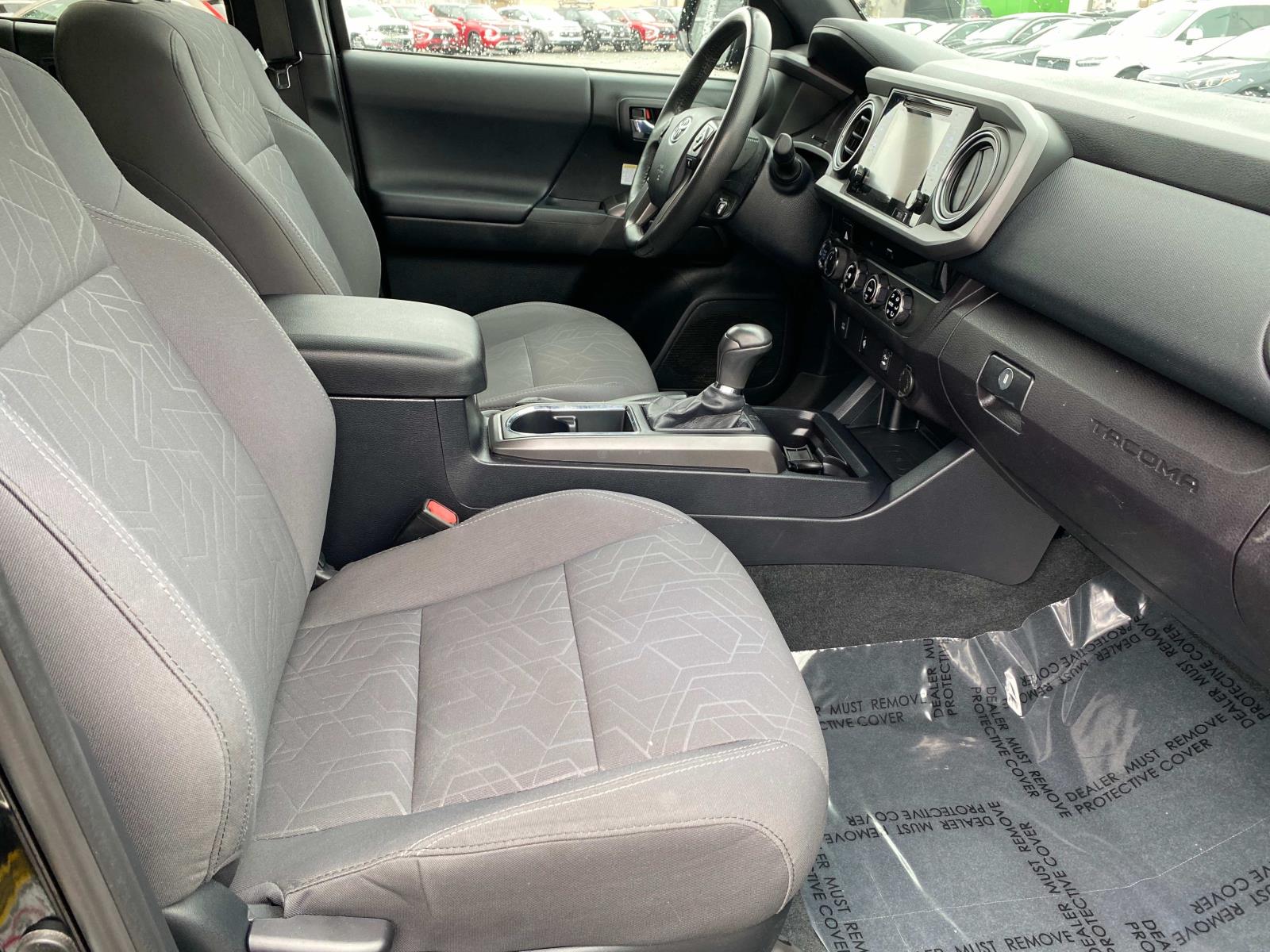 Vehicle image 21 of 27