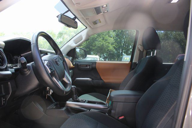 Vehicle image 15 of 25