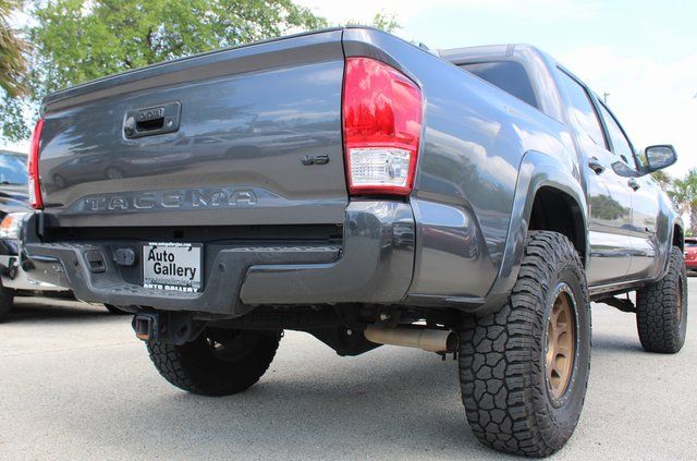 Vehicle image 9 of 25