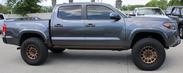 Vehicle image 5 of 25