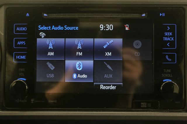 Vehicle image 27 of 46